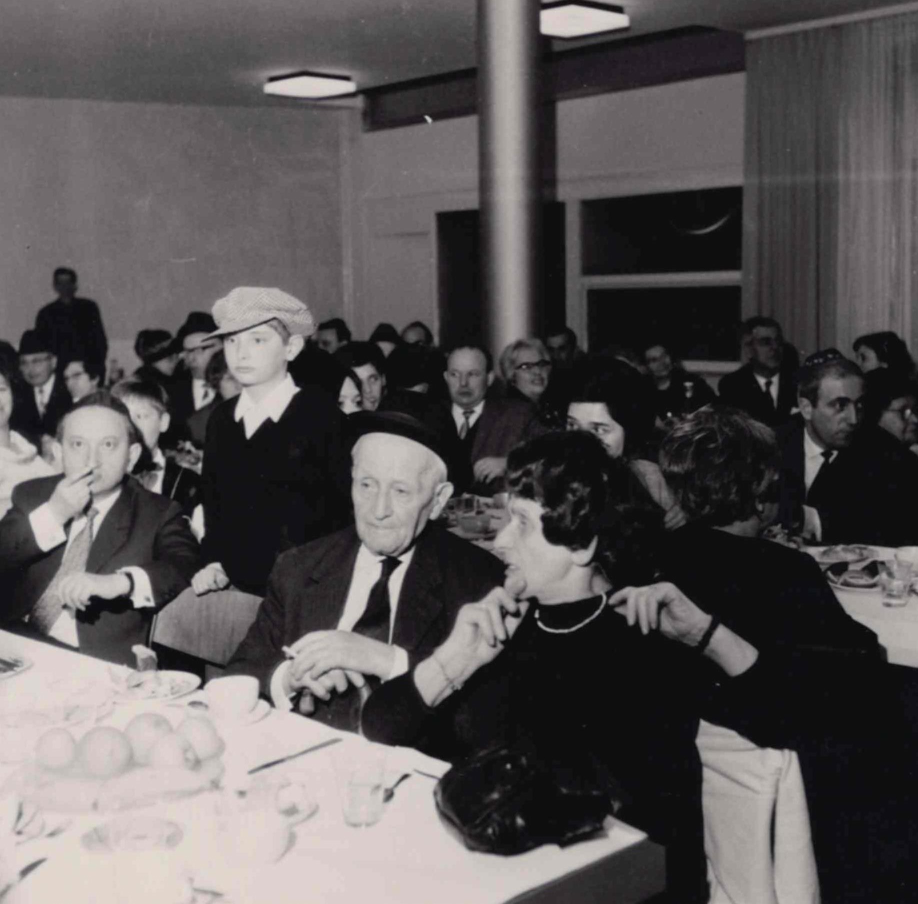 Événement communautaire dans les années 1960. Collection de la communauté juive de Wiesbaden