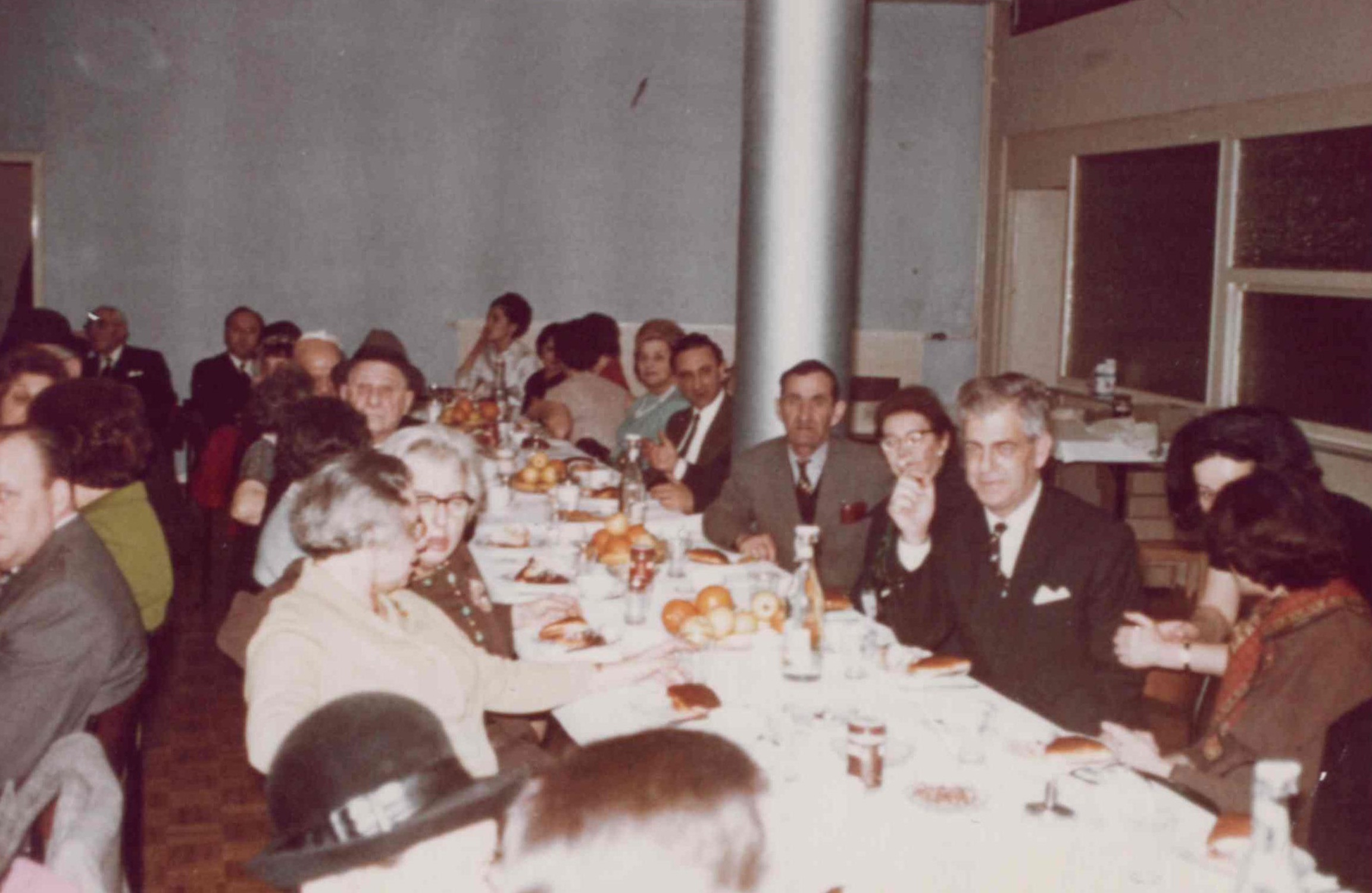 Gemeindeveranstaltung in den 1970er Jahren. Sammlung Jüdische Gemeinde Wiesbaden