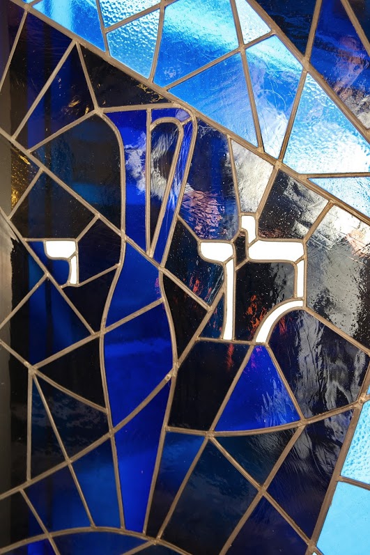 Деталь окон в синагоге, спроектированной Эгоном Альтдорфом. Фотограф: Игорь Айзенштат. Коллекция Еврейской Общины Висбадена