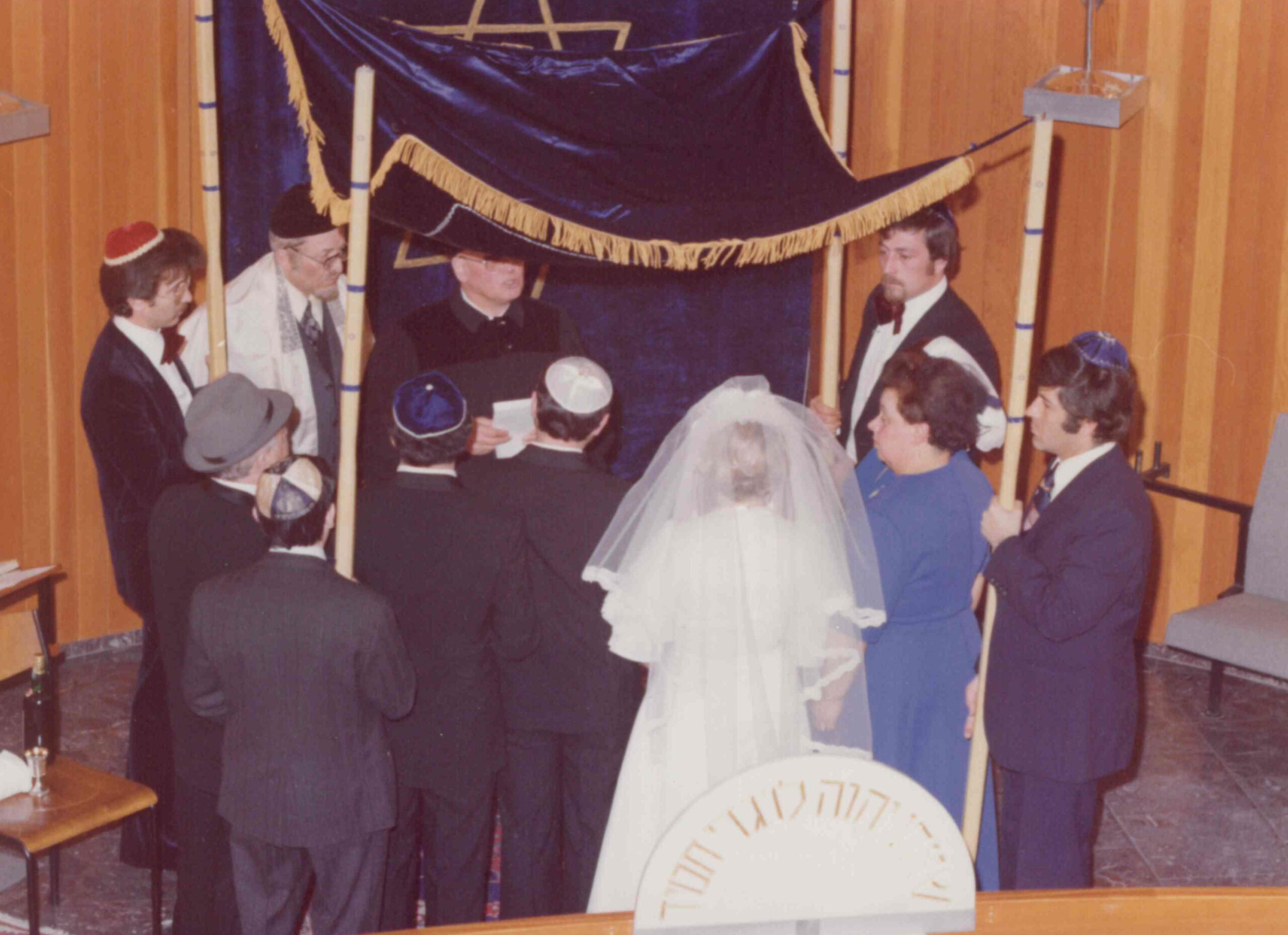 Eine Hochzeit in der Jüdischen Gemeinde Wiesbaden. Sammlung Jüdische Gemeinde Wiesbaden
