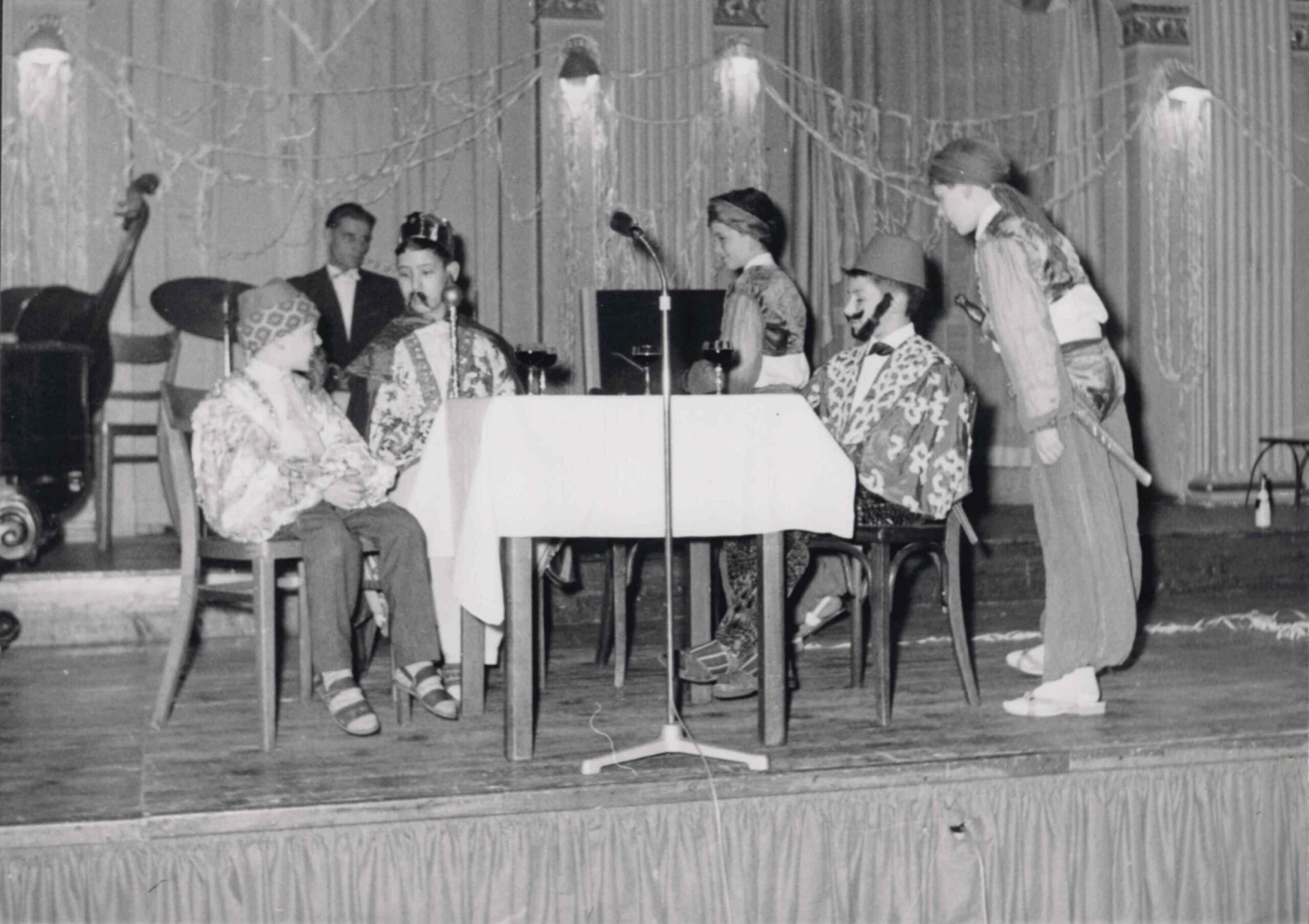 Purim-Feier in der Wiesbadender Casino-Gesellschaft Anfang der 1960er Jahre. Sammlung Jüdische Gemeinde Wiesbaden