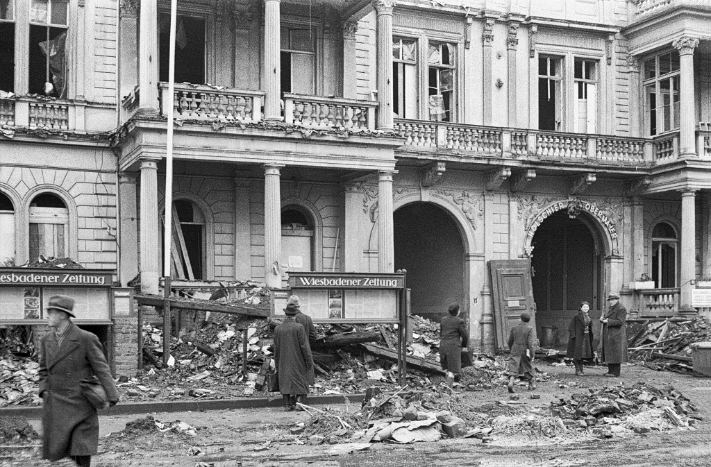 L'ampleur de la destruction de Wiesbaden pendant la Seconde Guerre mondiale. StadtA WI, Collection Rudolf